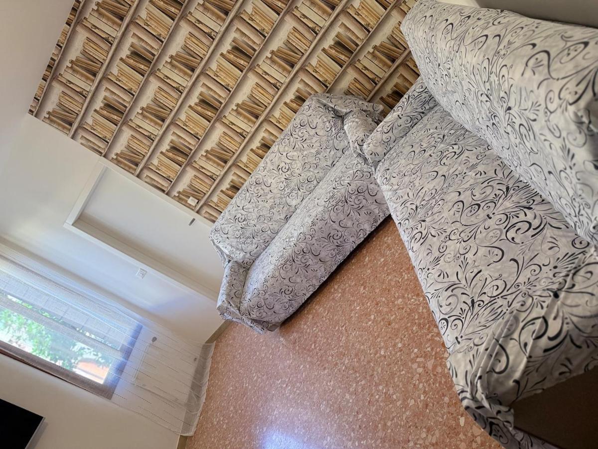 Accademia With Gym In Center Apartamento